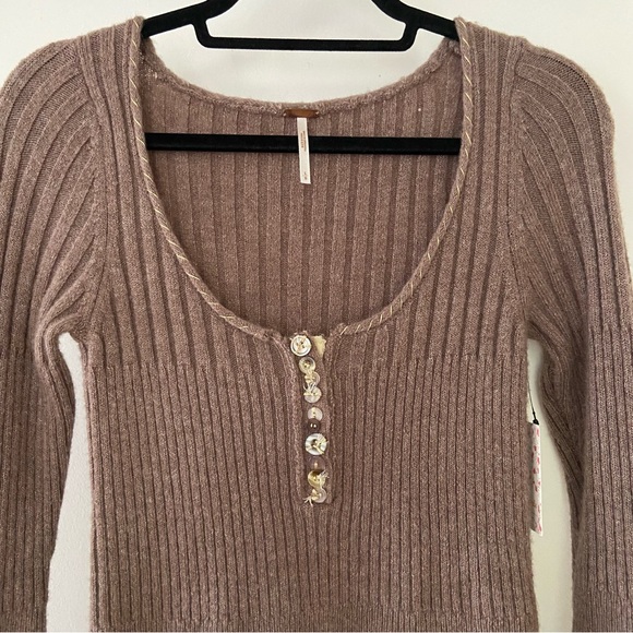 NWT Free People Sweater Brown Wool with Gold Shimmer Embellishment Size Large - Picture 2 of 13